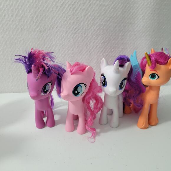 My Little Pony Lot of 4 Ponies Size Approx.5.750" 101824-2M3 - Picture 7 of 8